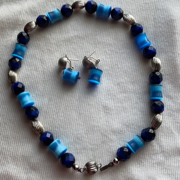 Blue and Silver handcrafted necklace and earrings - Picture 7 of 9